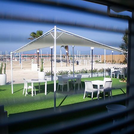 Aurora Beach & Suite Margherita Di Savoia Ngoại thất bức ảnh