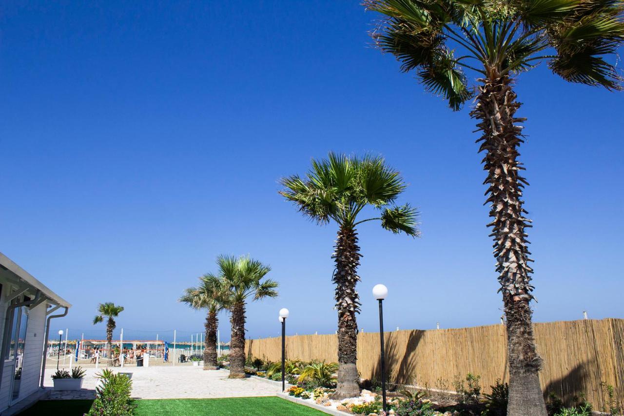 Aurora Beach & Suite Margherita Di Savoia Ngoại thất bức ảnh